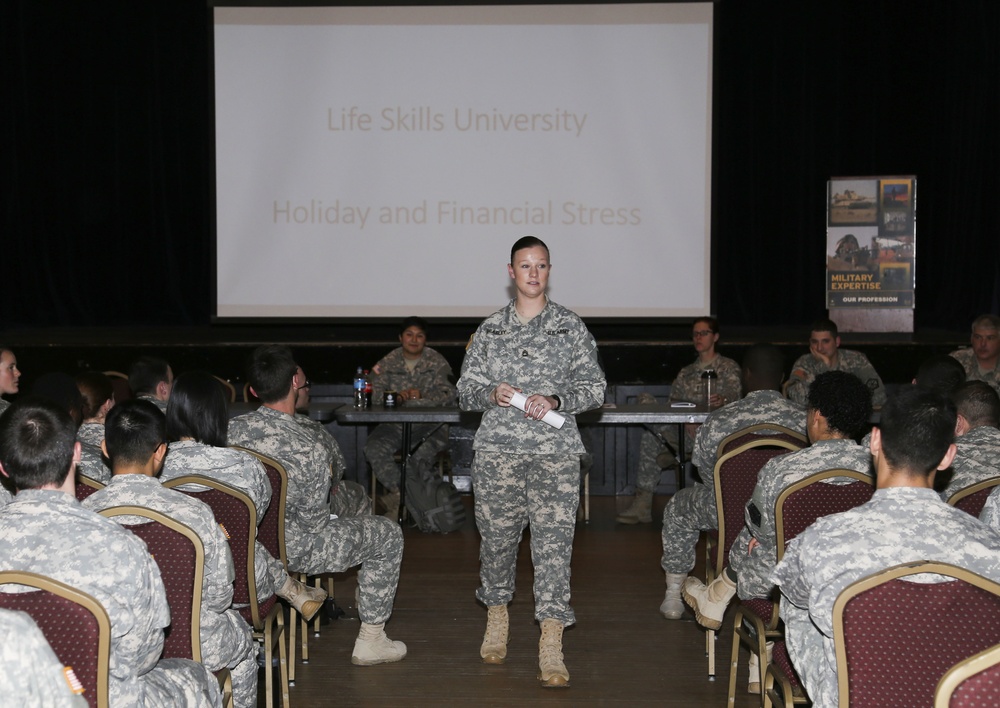 Life Skills University mentors junior Soldiers