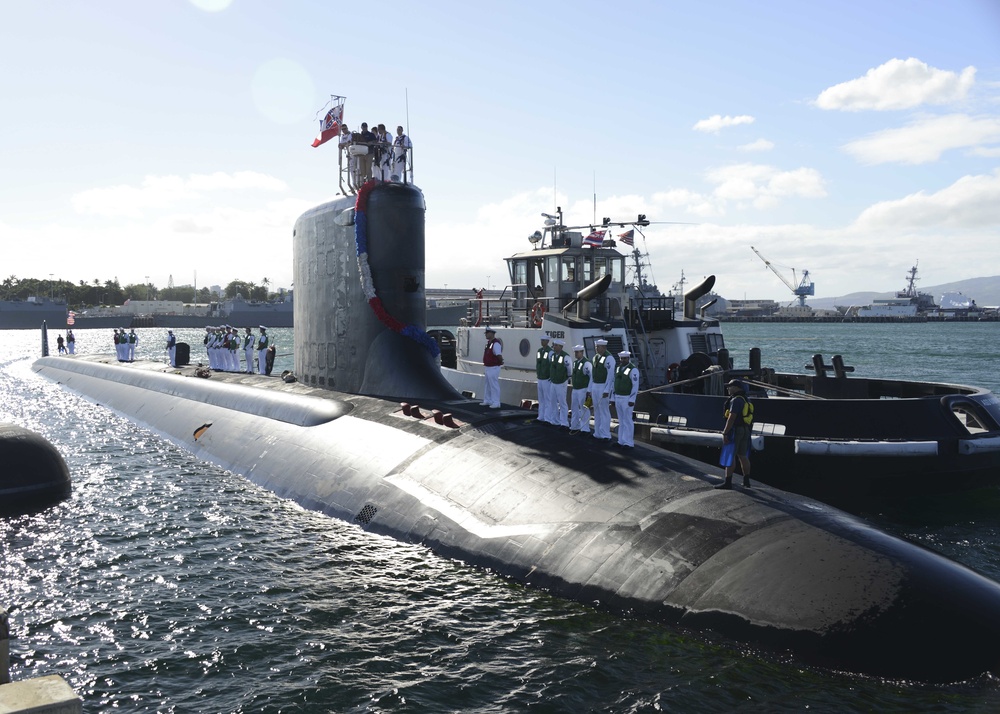 USS Mississippi arrives at Joint Base Pearl Harbor-Hickam
