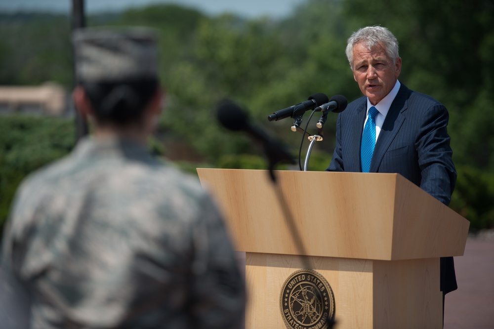 Hagel visits Nebraska