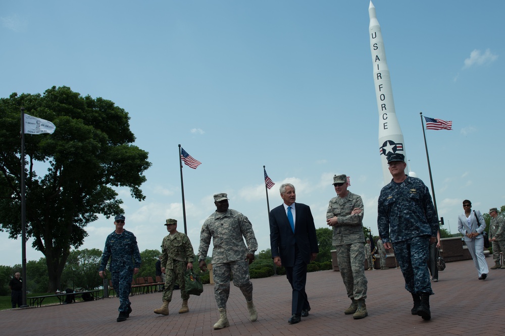 Hagel visits Nebraska