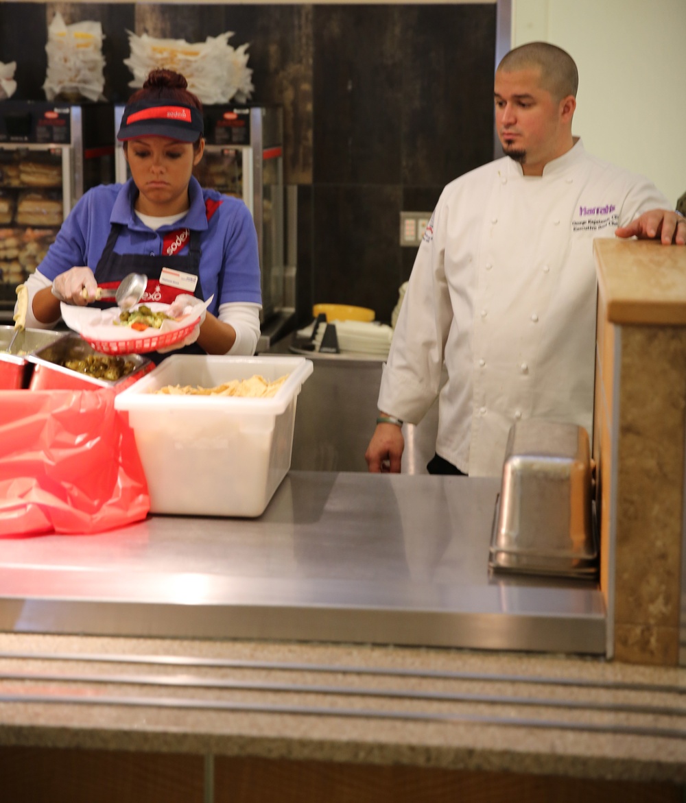 Chefs pay visit to Combat Center mess hall