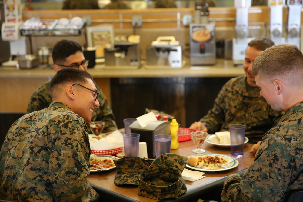 Chefs pay visit to Combat Center mess hall