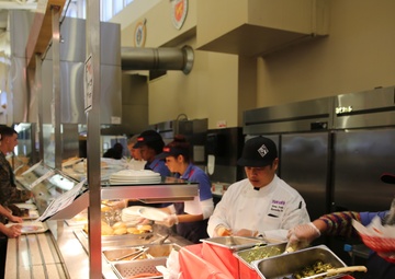 Chefs pay visit to Combat Center mess hall