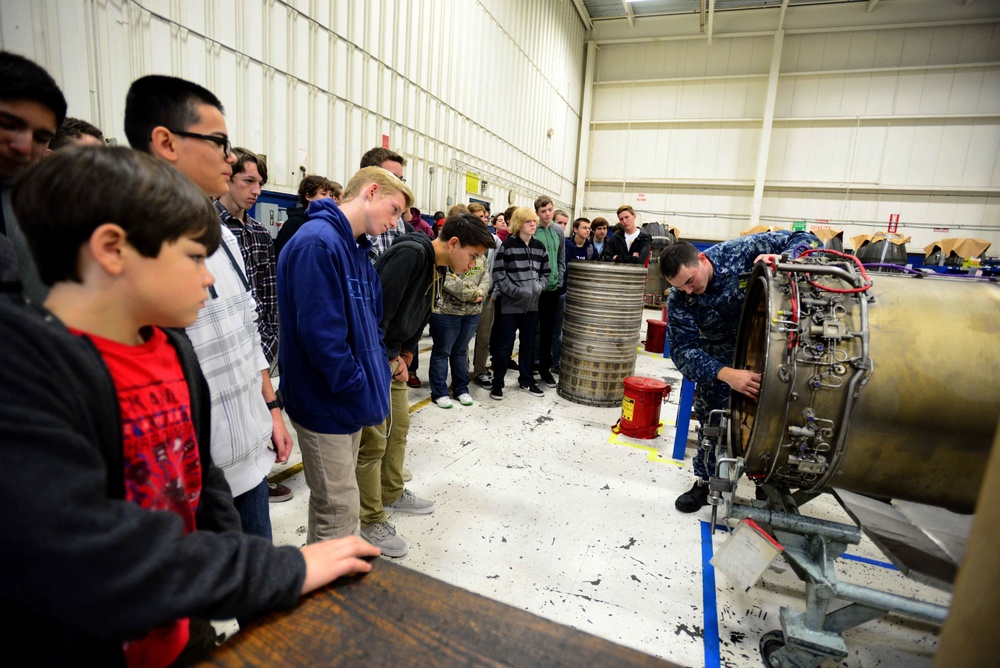 Students visit Naval Air Station Oceana