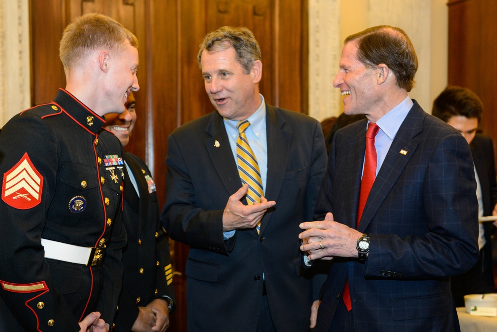 Senators contribute to Toys for Tots