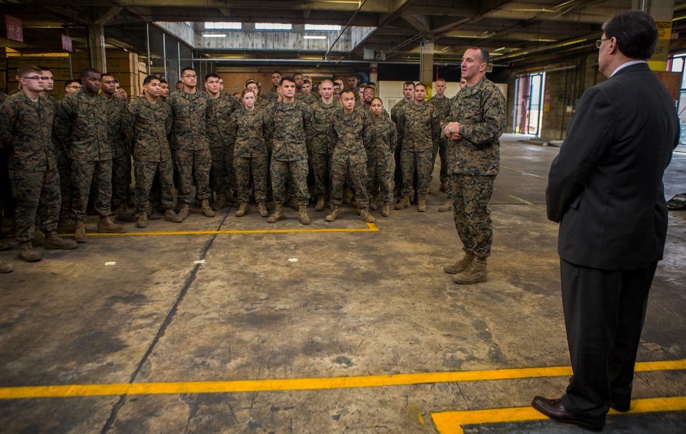 US Acting Assistant Secretary of Defense for Logistics and Materiel Readiness, Mr. Paul Peters, visits 2D MLG Marines