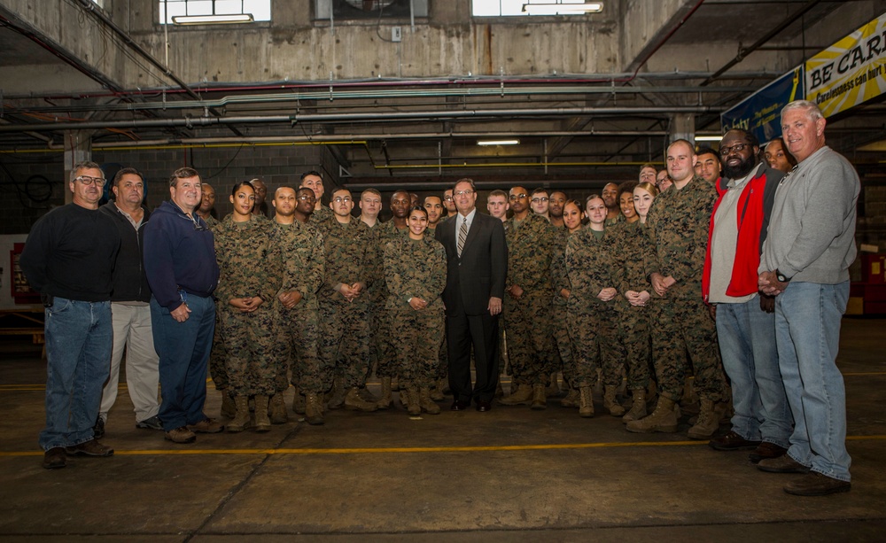 US Acting Assistant Secretary of Defense for Logistics and Materiel Readiness, Mr. Paul Peters, visits 2D MLG Marines