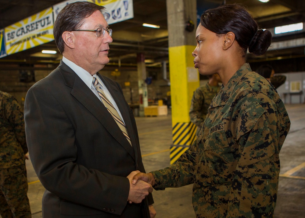 US Acting Assistant Secretary of Defense for Logistics and Materiel Readiness, Mr. Paul Peters, visits 2D MLG Marines