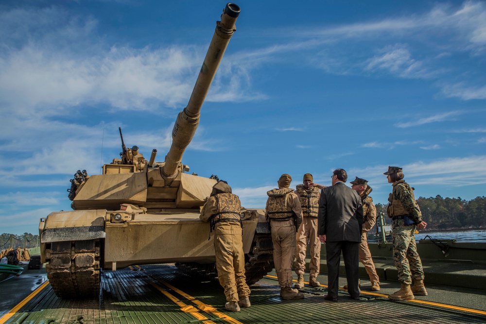 US Acting Assistant Secretary of Defense for Logistics and Materiel Readiness, Mr. Paul Peters, visits 2D MLG Marines