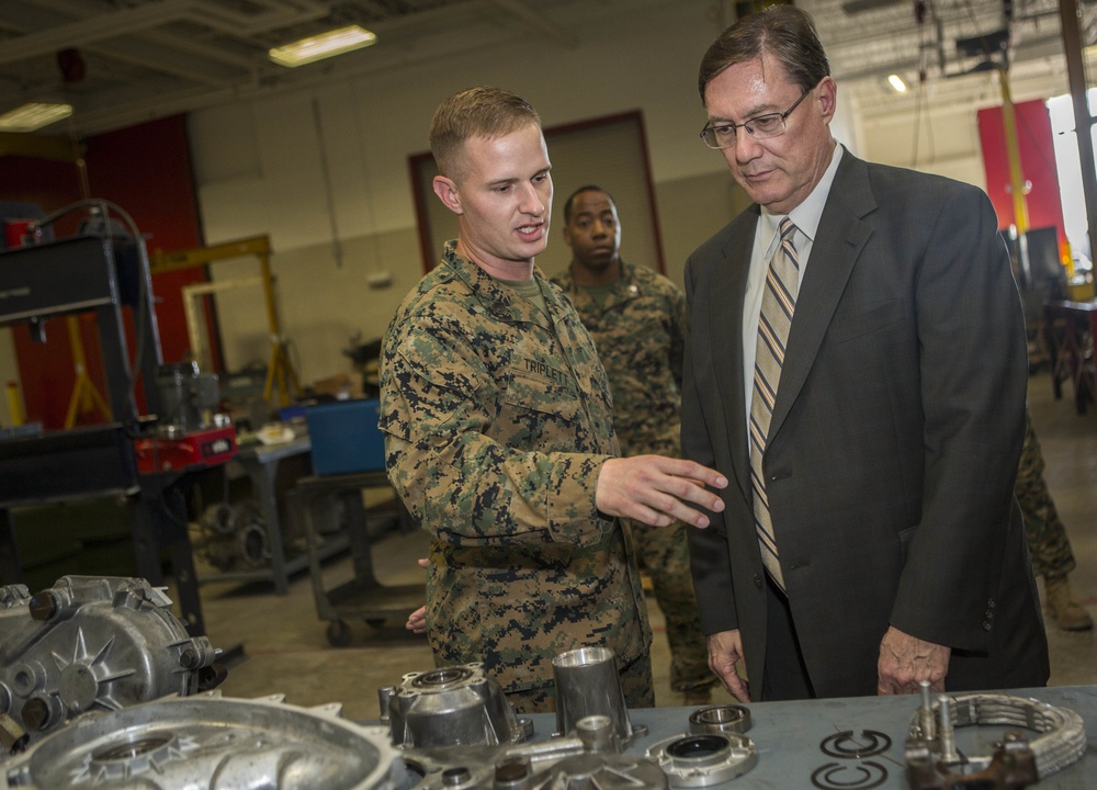 US Acting Assistant Secretary of Defense for Logistics and Materiel Readiness, Mr. Paul Peters, visits 2D MLG Marines