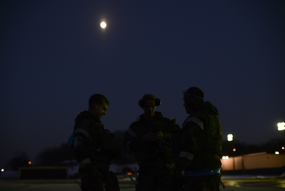 Team Osan receives follow-on forces, cargo for exercise BB 15-1