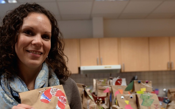 Families feed family with heart-warmed cookies