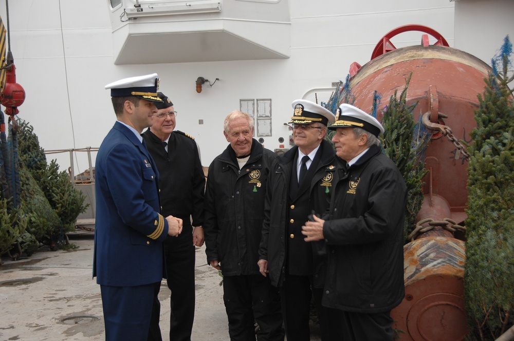 Chicago's Christmas Ship Committee welcomes new Mackinaw commanding officer to Chicago