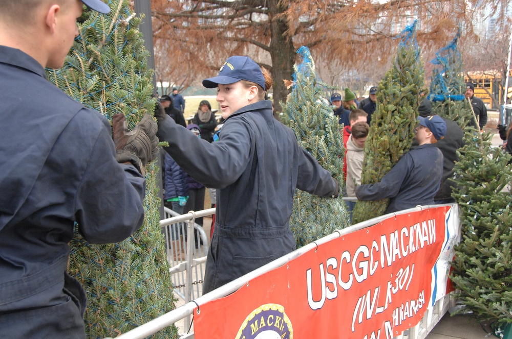 Coast Guard unloads more than 1,200 Christmas trees in Chicago