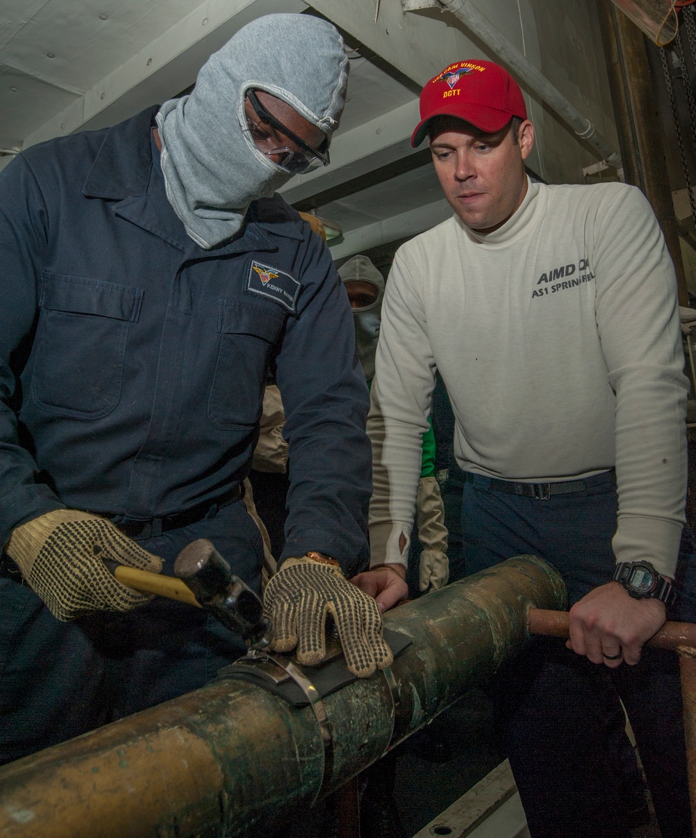 DVIDS - Images - USS Carl Vinson general quarters drill [Image 10 of 21]