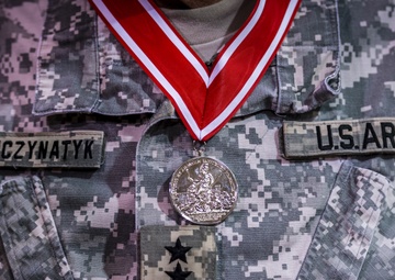 Sprynczynatyk honored with Army Engineer Association Award