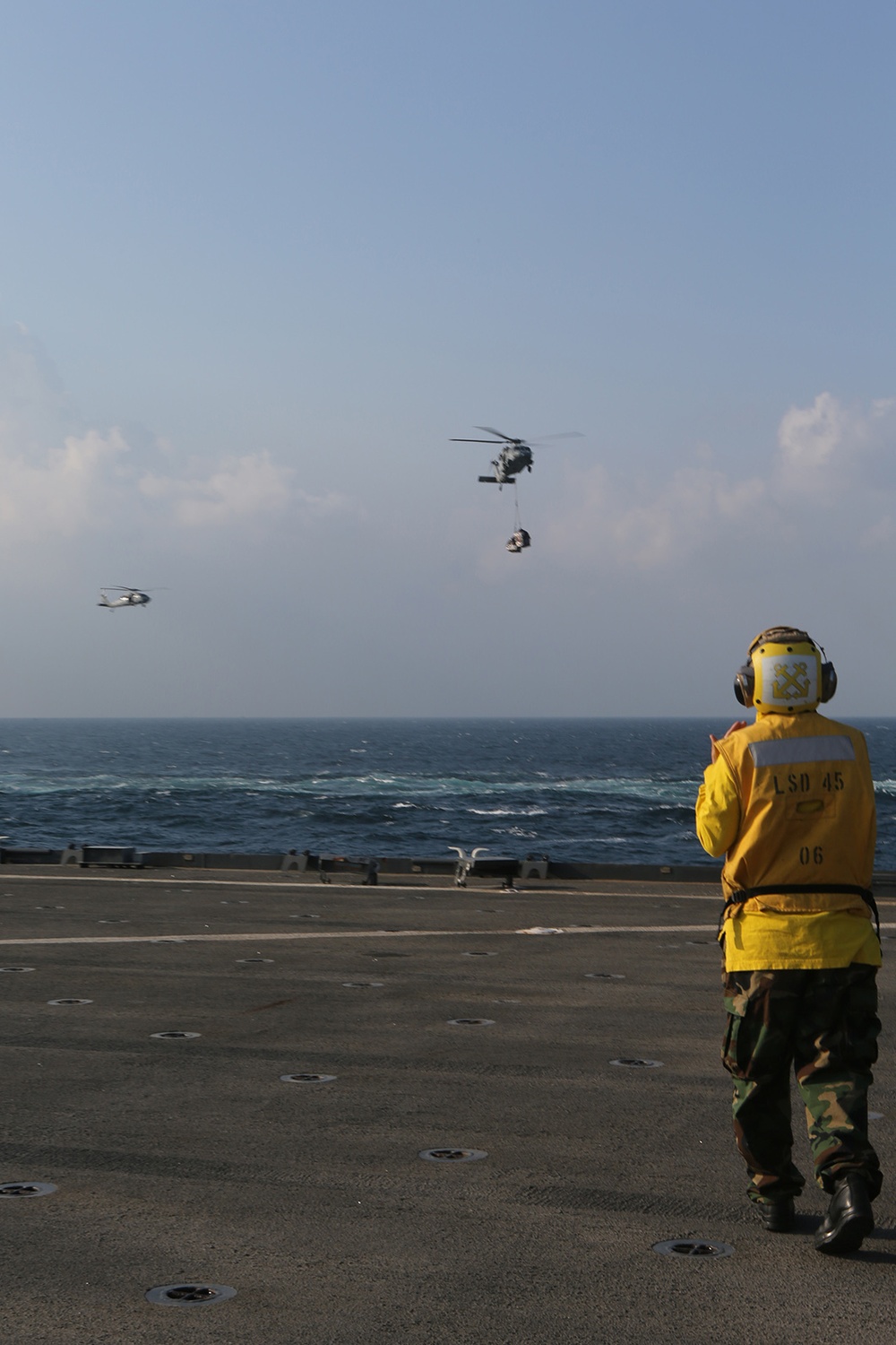 Replenishment-at-sea boosts USS Comstock's supplies