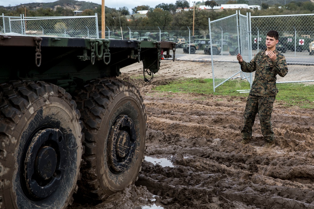 15th MEU Marines conduct vehicle maintenance