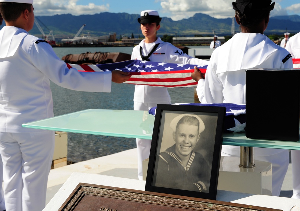 CPO Knight ash scattering ceremony at USS Utah Memorial