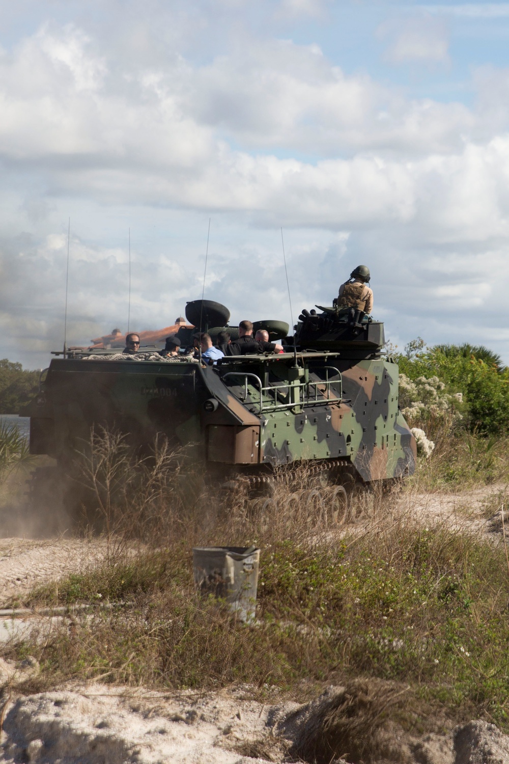 Marines demonstrate amphibian assault vehicle capabilities to Saudi Arabian counterparts