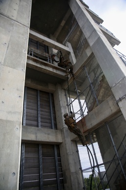 Practice makes perfect: 2/4 Marines fast-rope