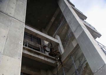Practice makes perfect: 2/4 Marines fast-rope