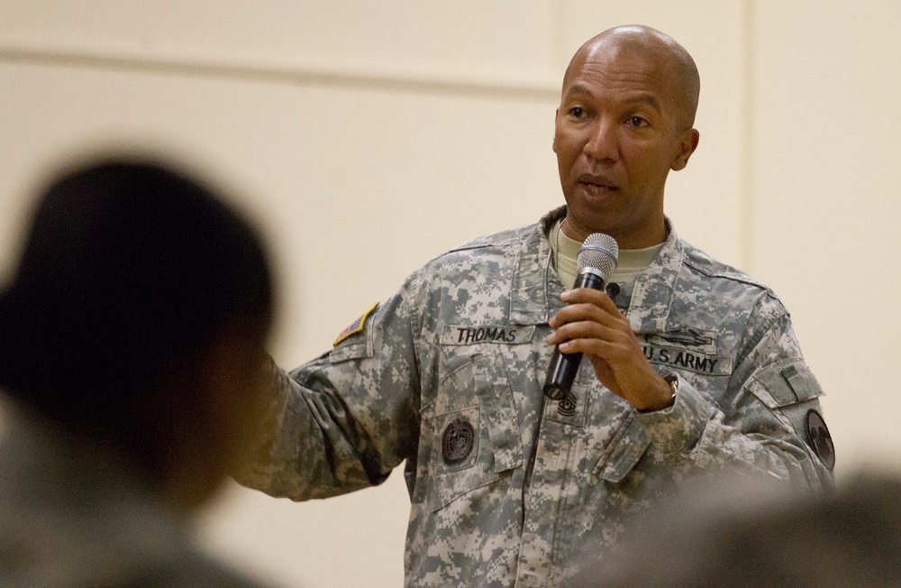 US Army Reserve’s Senior Enlisted Soldier visits 7th CSC