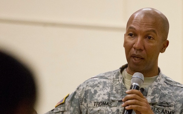 US Army Reserve’s Senior Enlisted Soldier visits 7th CSC
