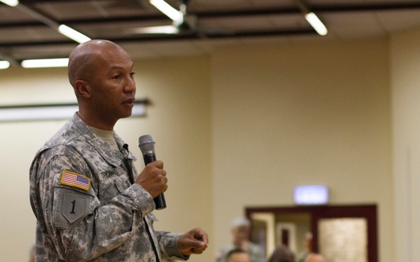 Command Sergeant Major of the Army Reserve visits 7th CSC