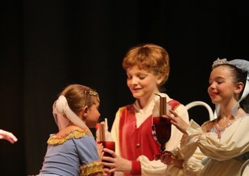 New Bern Ballet Company spreads Christmas cheer, performs “The Nutcracker”