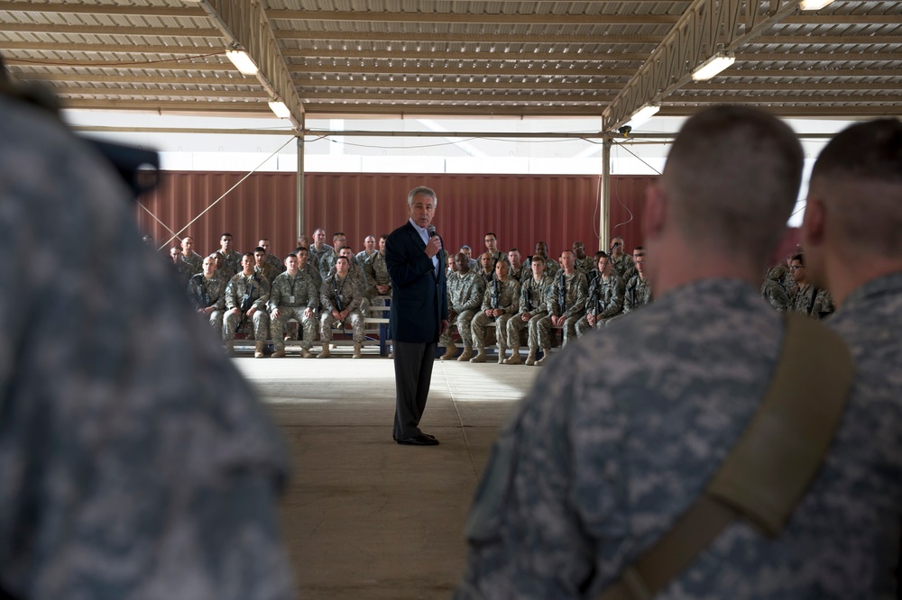 SecDef visits Iraq