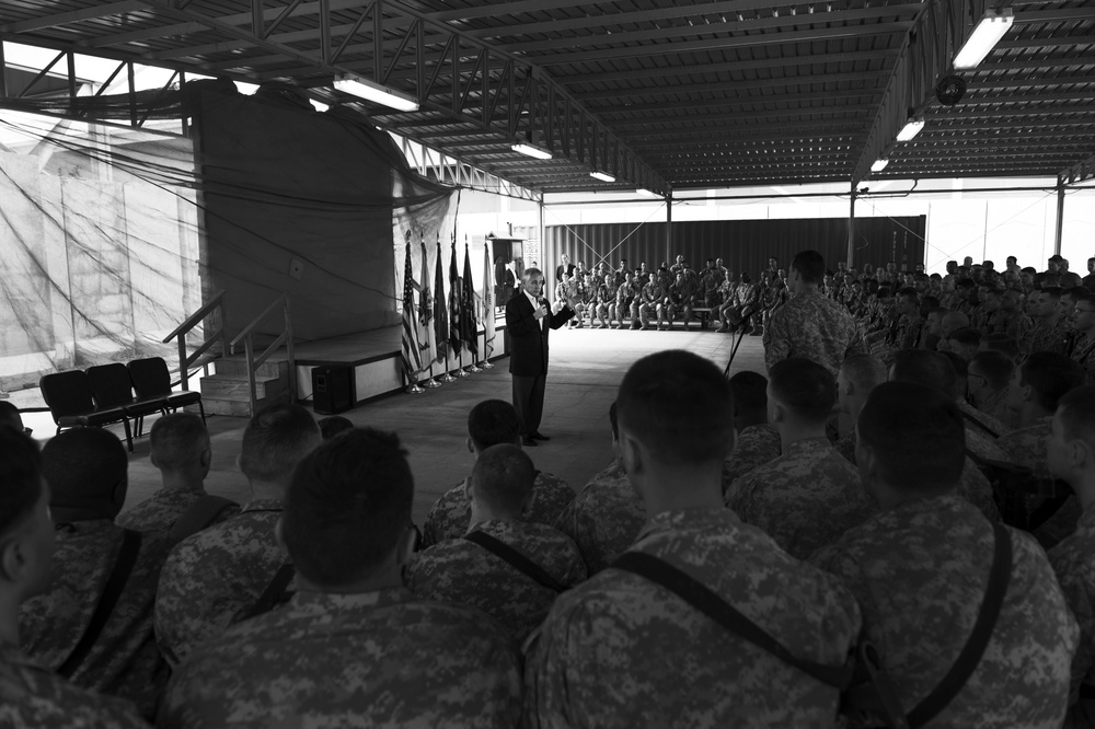 SecDef visits Iraq