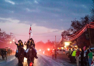 ‘Brave Rifles,’ Village of Salado bring holiday cheer with Christmas parade