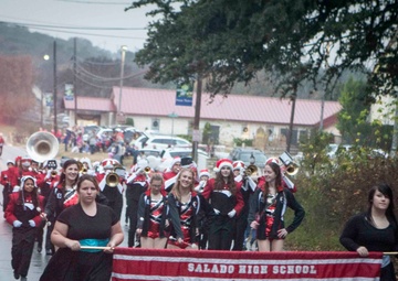‘Brave Rifles,’ Village of Salado bring holiday cheer with Christmas parade