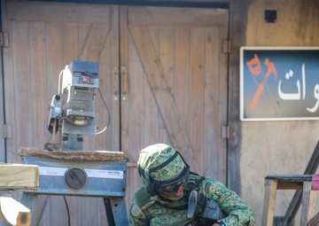 Marines with 1/5 and the 7th Singapore Infantry Brigade team up for exercise Valiant Mark 14.2