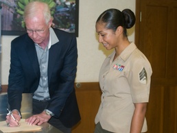 Marines meet ‘Miracle on the Hudson’ pilot