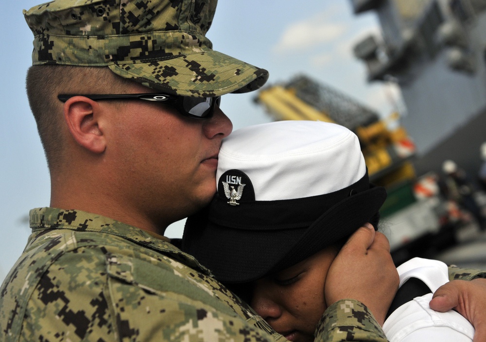 USS Paul Hamilton deploys