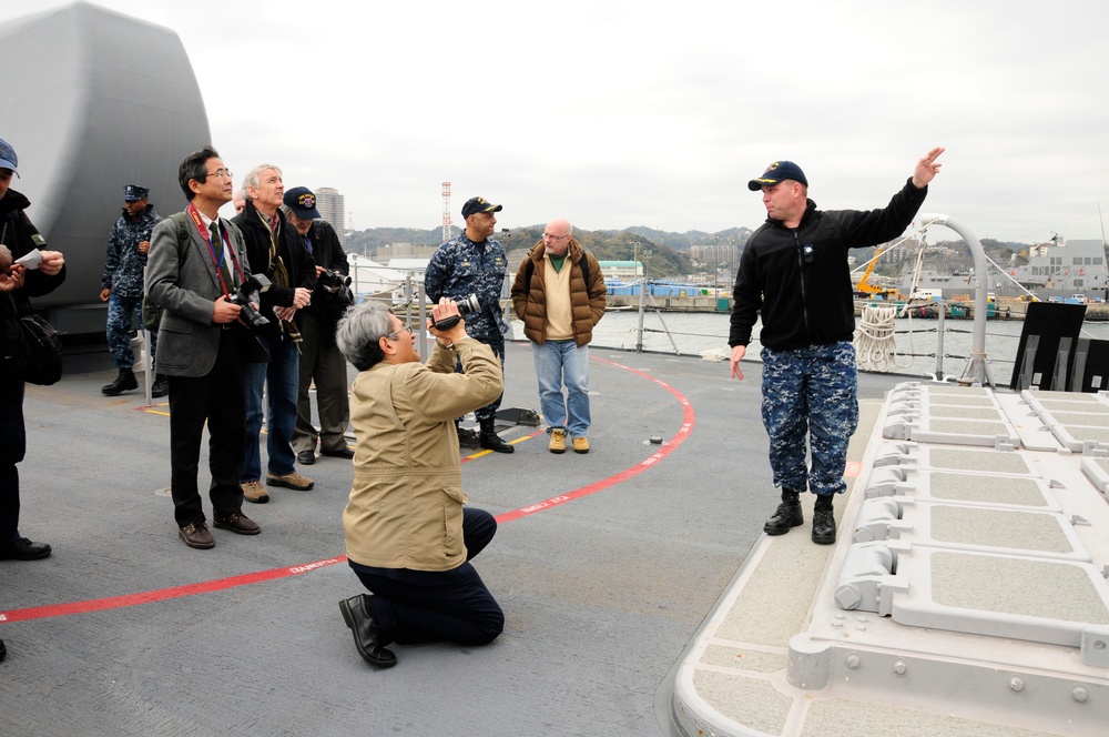 Media tour aboard USS Shiloh