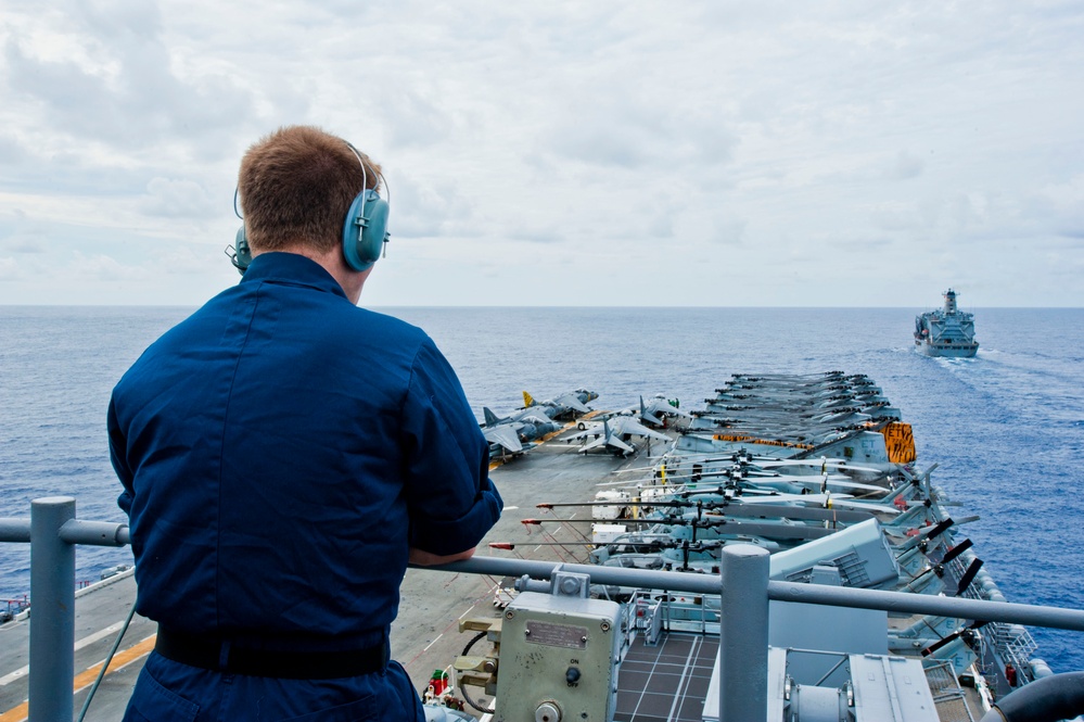 USS Bonhomme Richard replenishment