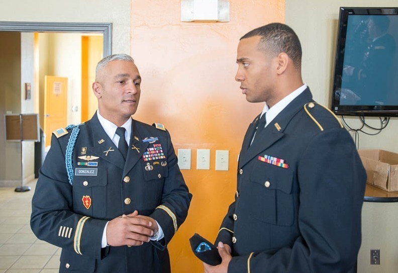 5th AR command team visits UTEP ROTC for Thanksgiving