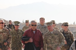 US Defense Secretary meets with 3ID, 3CR troops in TAAC-E