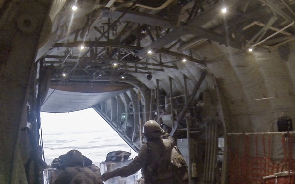 US Air Force helps Iraq develop airdrop capability