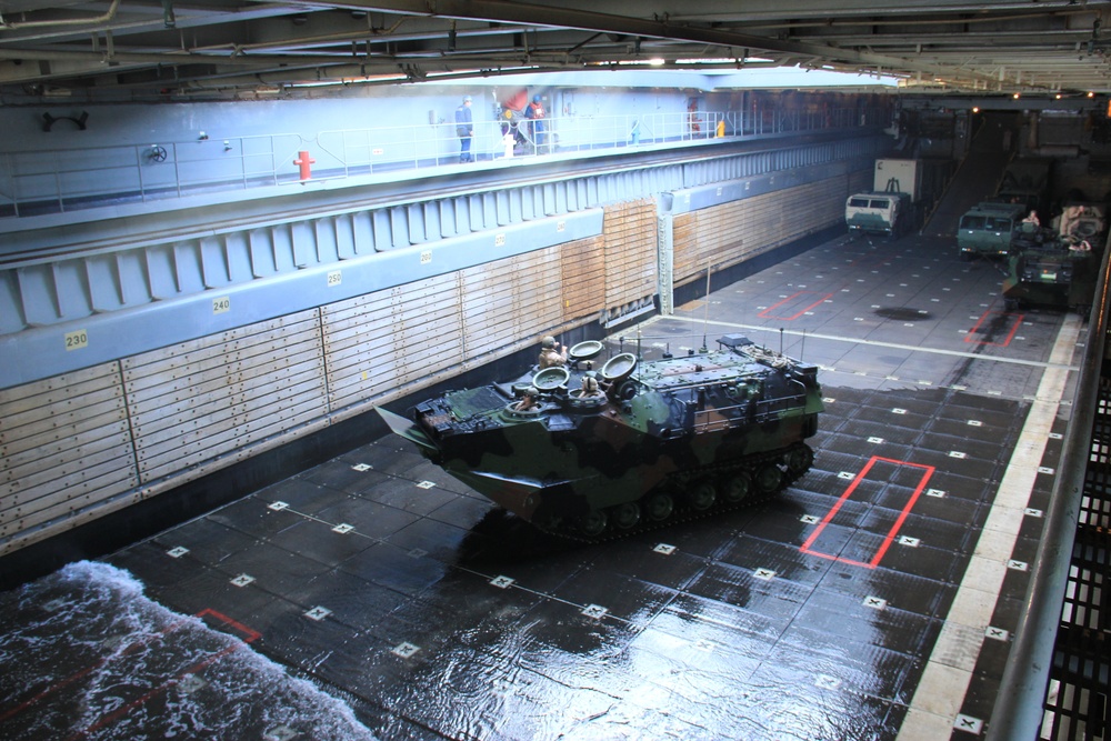 3rd tracks lands on USS Rushmore