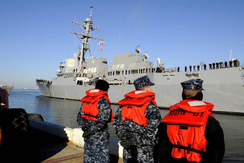 USS Nitze leaves for deployment