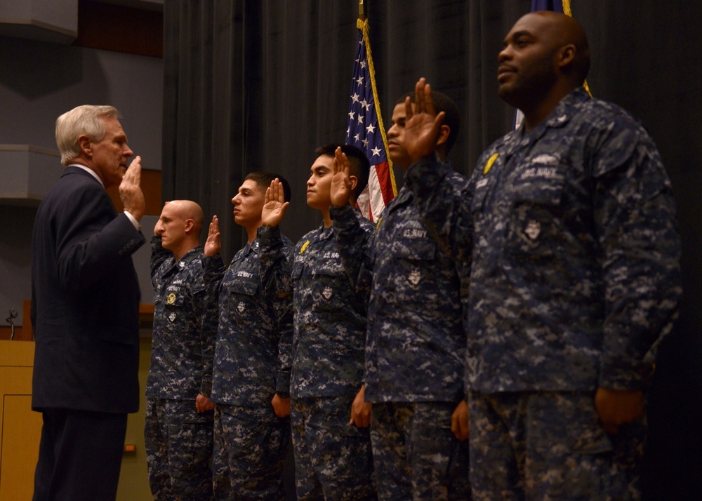 Secretary of the Navy visits South Korea Secretary of the Navy visits South Korea