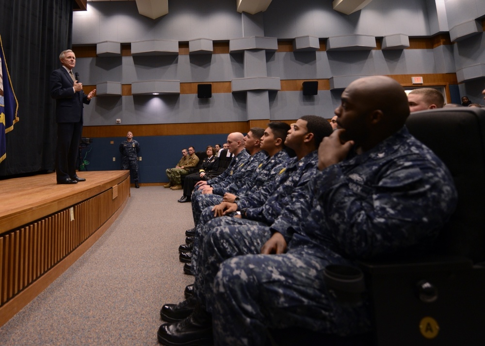 Secretary of the Navy visits South Korea Secretary of the Navy visits South Korea