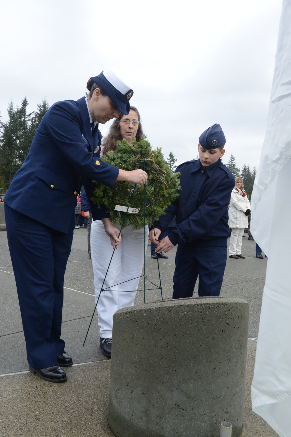 Coast Guardsman participates in Wreaths Across America ceremony in Kent, Washington