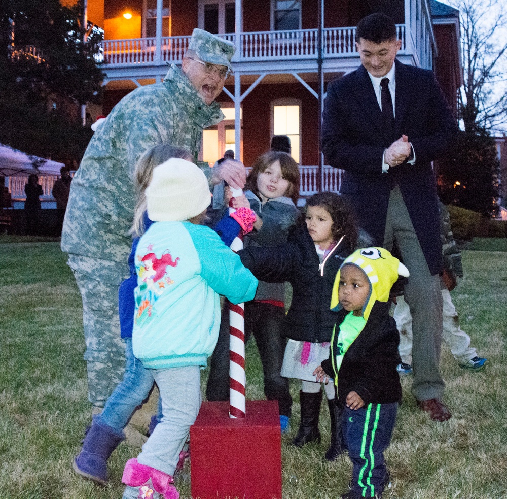 Joint base welcomes in the holidays