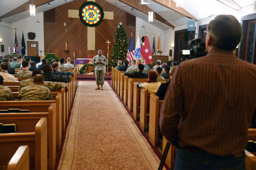 Lt. Gen. Robert S. Ferrell all-hands meeting