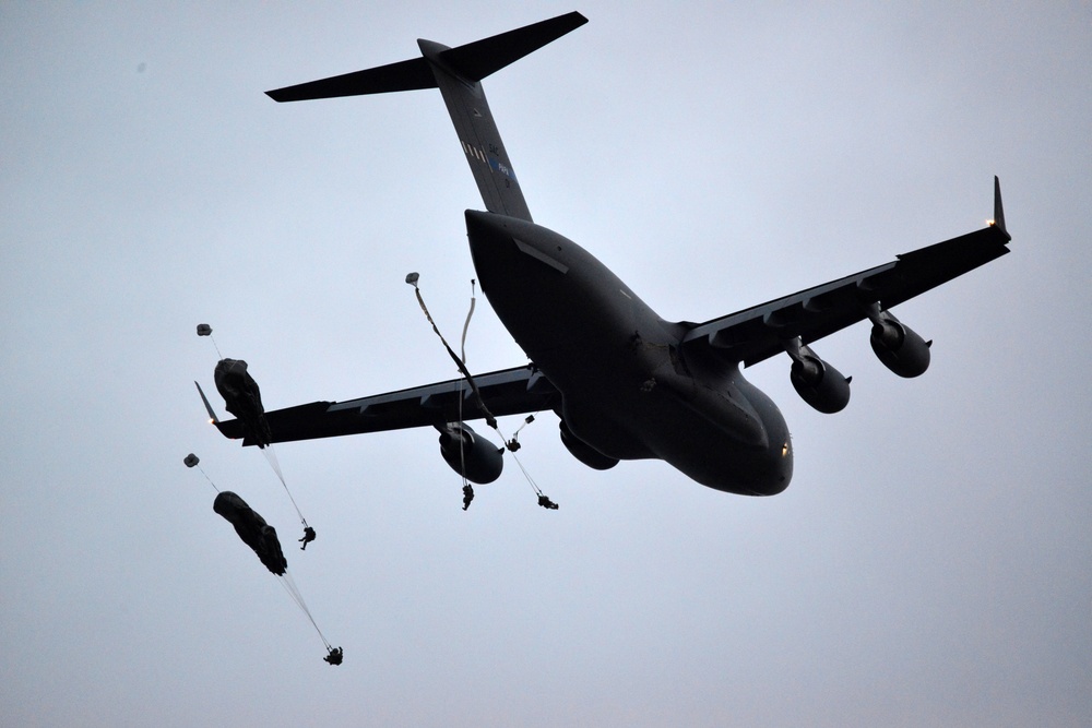 173rd Airborne conducts airfield seizure in Rivolto